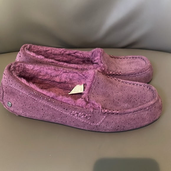 Ugg slippers - Picture 2 of 5